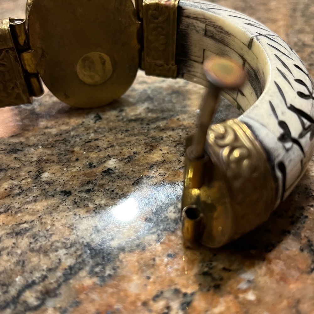 Unique Vintage-gold and cream bangle Bracelet with elephant - Picture 9 of 11
